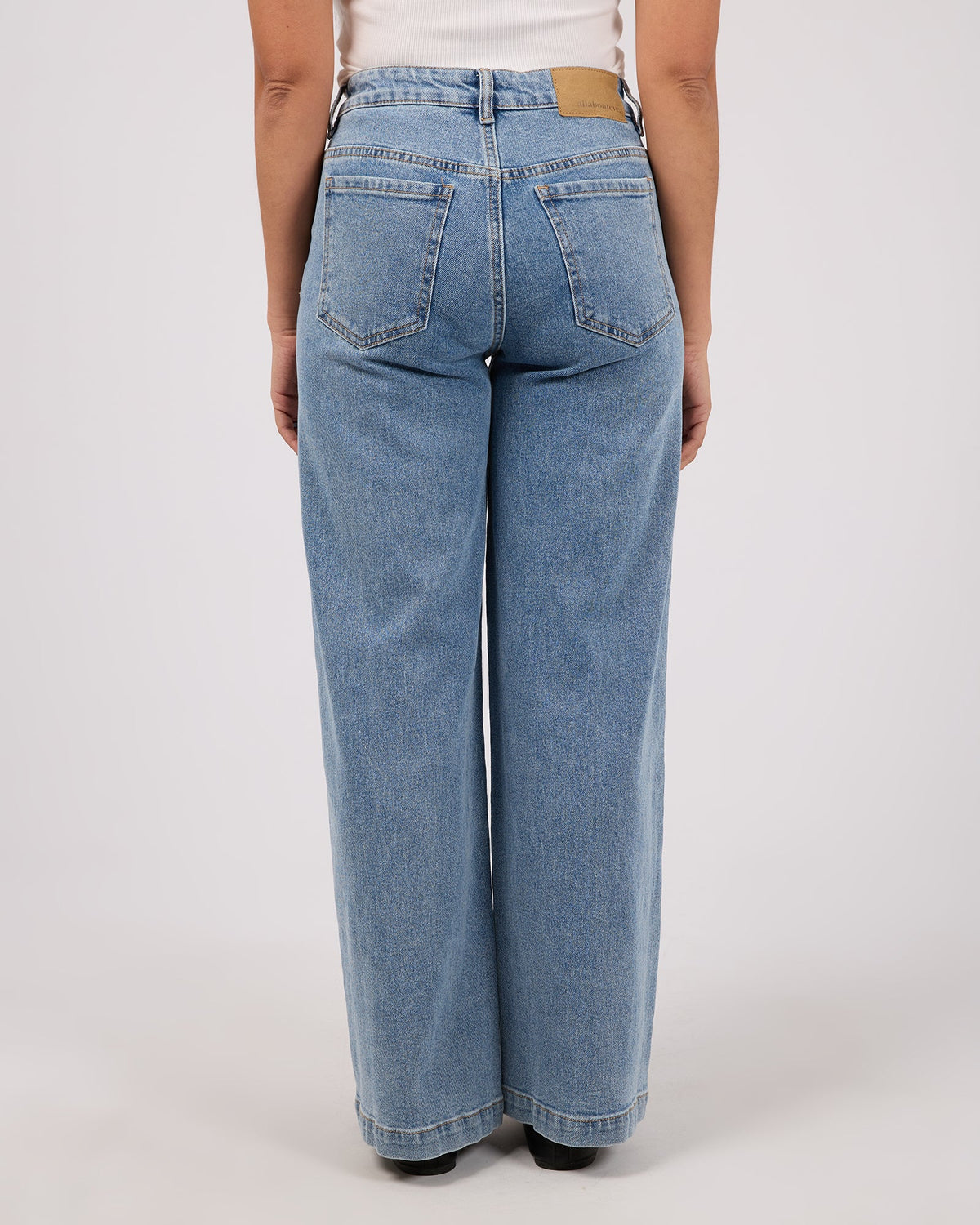 All About Eve Jacqui Wide Leg Petite Jean | Light Blue