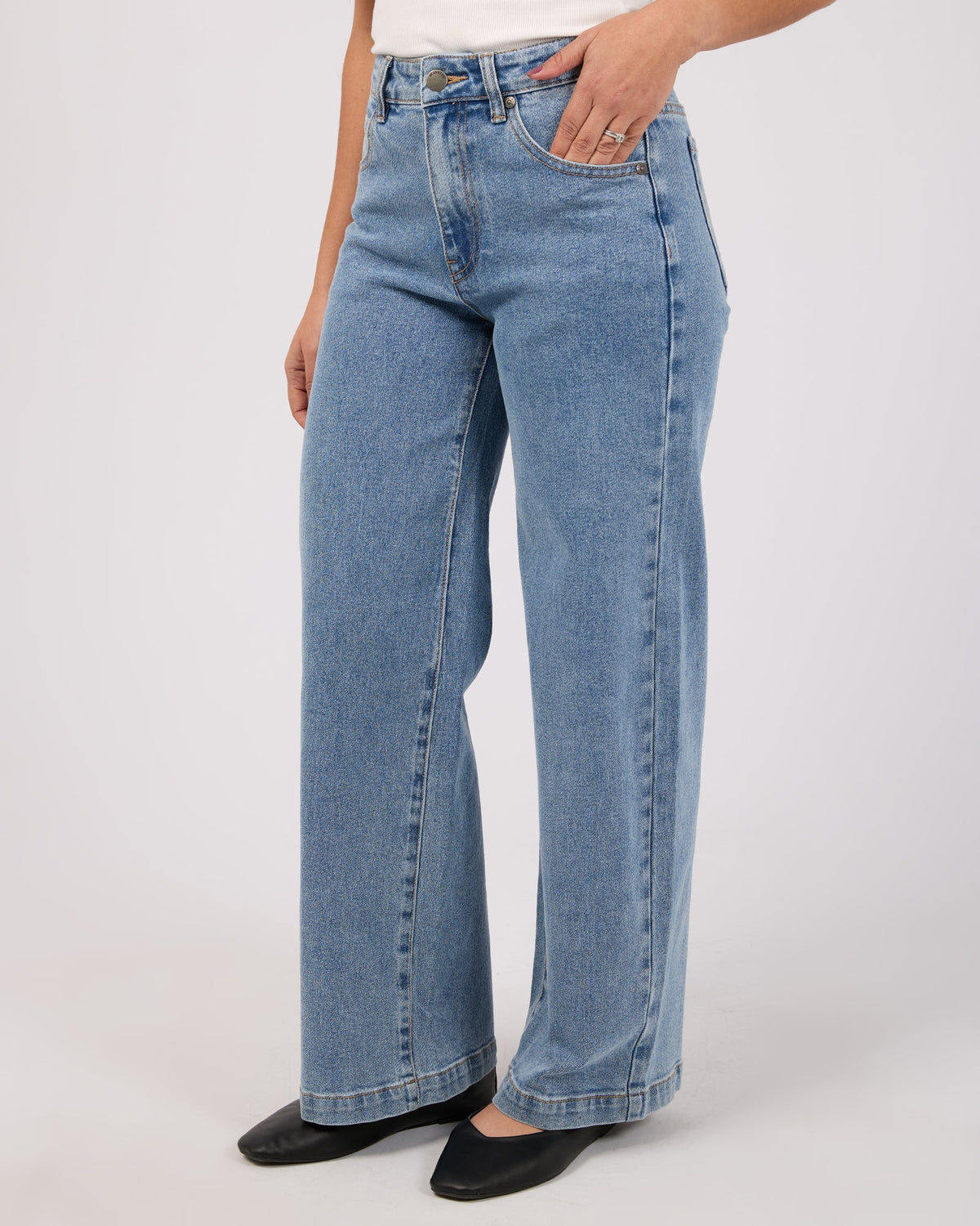 All About Eve Jacqui Wide Leg Petite Jean | Light Blue