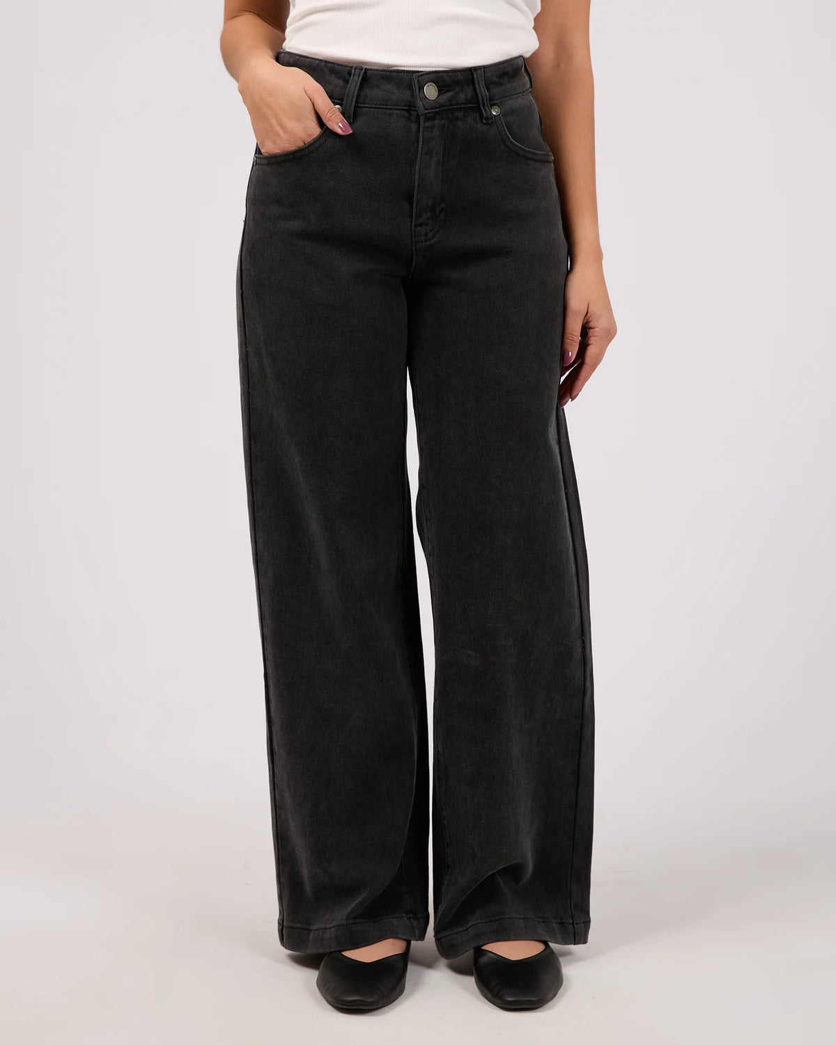 All About Eve Jacqui Wide Leg Petite Jean | Washed Black