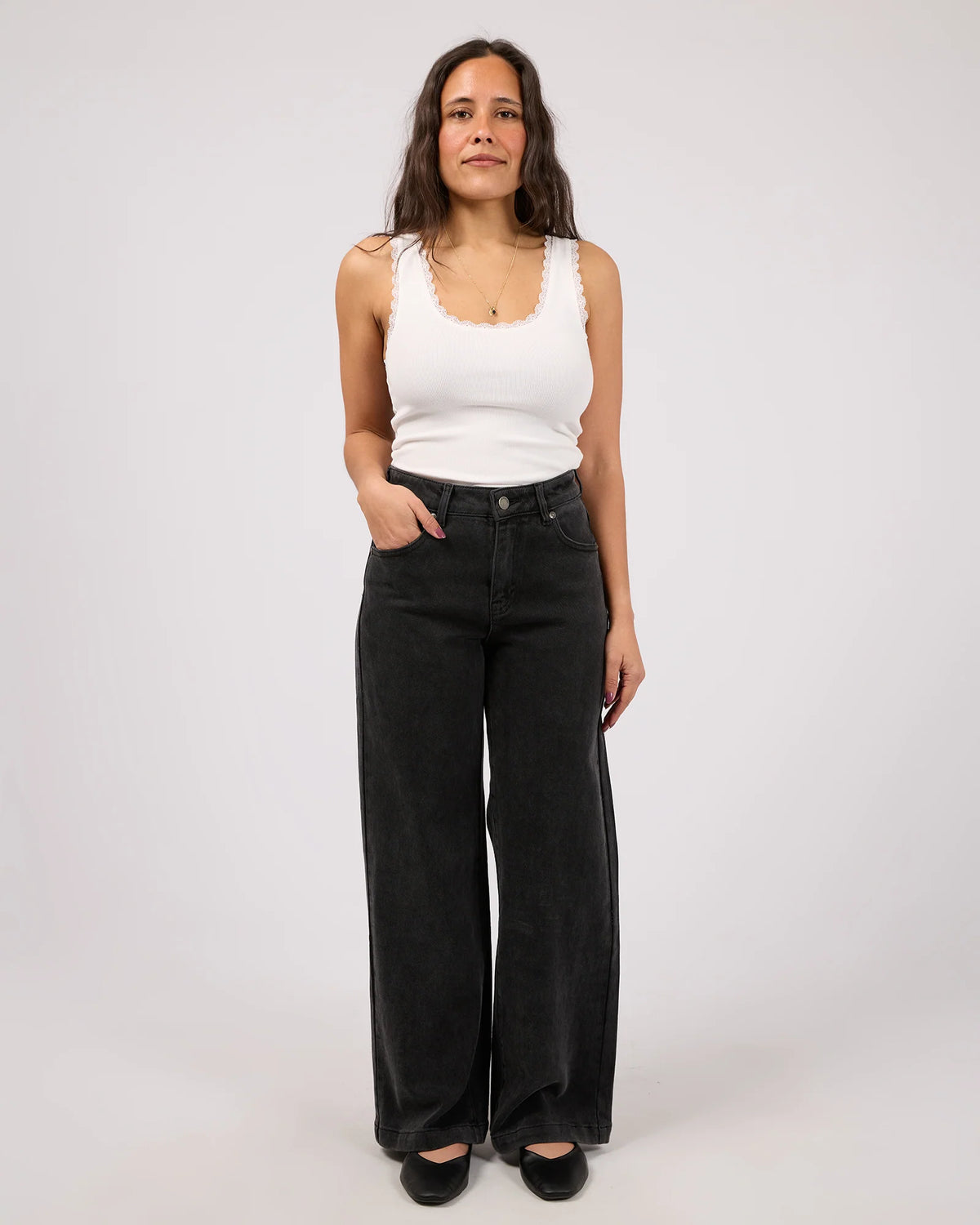 All About Eve Jacqui Wide Leg Petite Jean | Washed Black