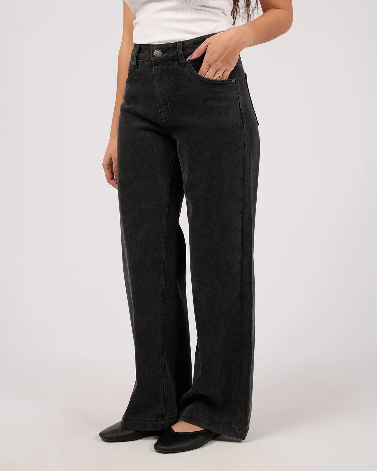 All About Eve Jacqui Wide Leg Petite Jean | Washed Black