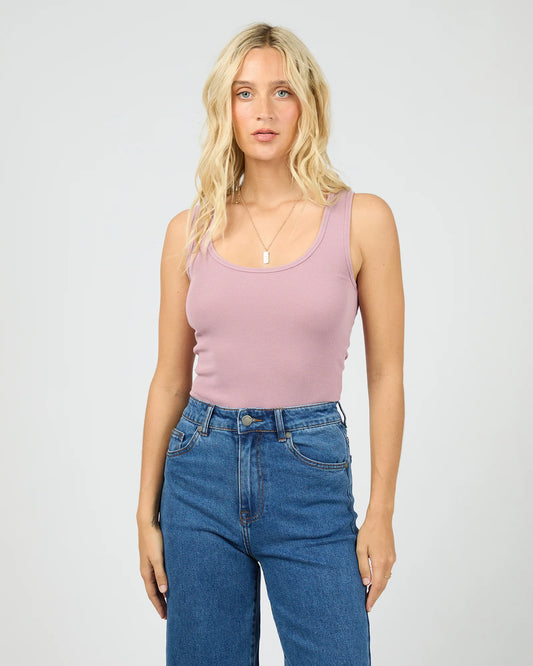 ALL ABOUT EVE WASHED RIB SCOOP NECK TANK QUARTZ PINK