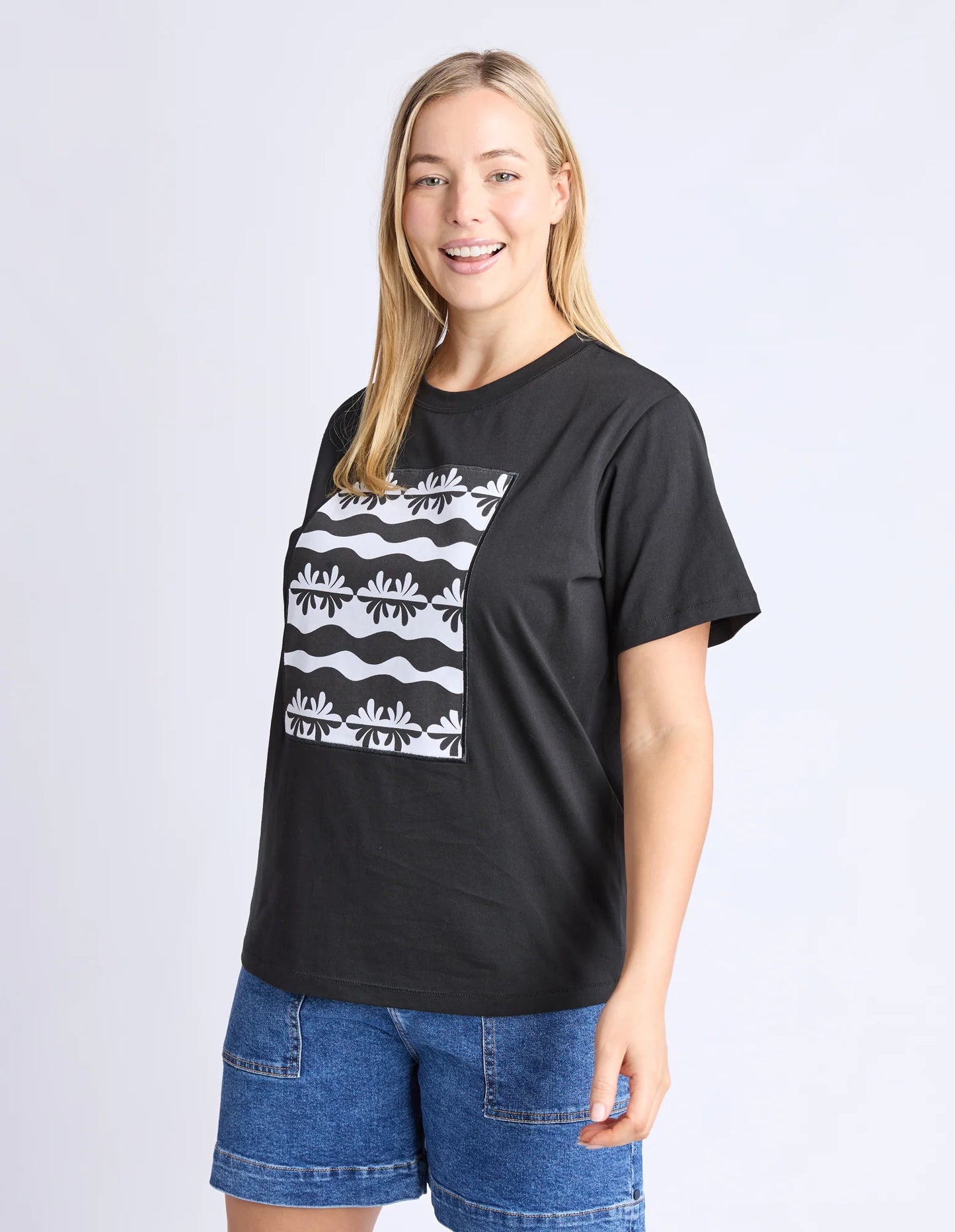 Elm Casa Tee Black