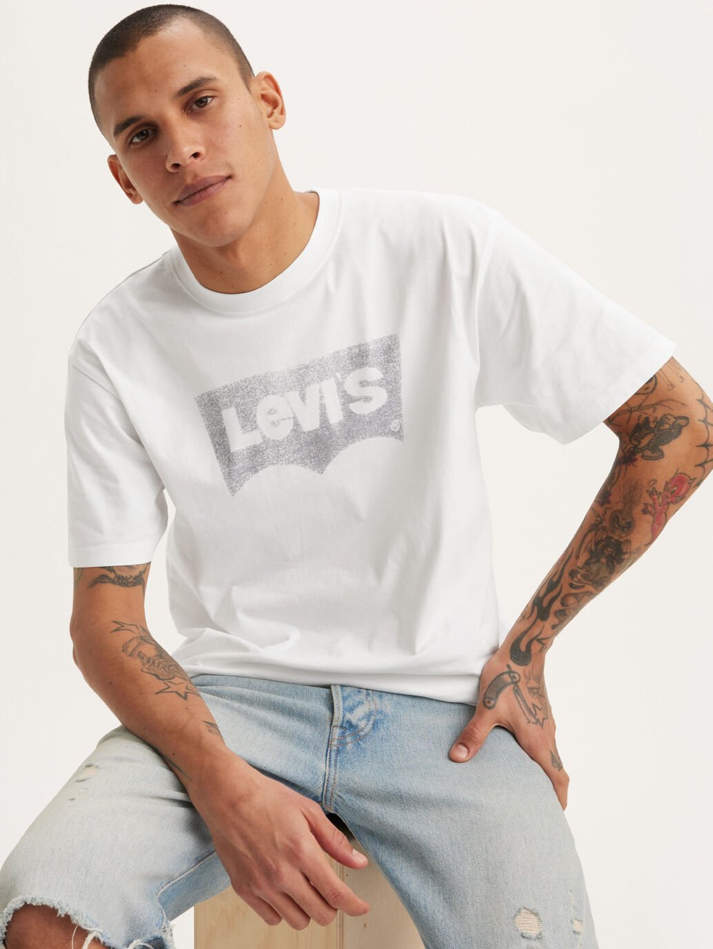 LEVIS VINTAGE FIT GRAPHIC TEE WONKY BATWING WHITE