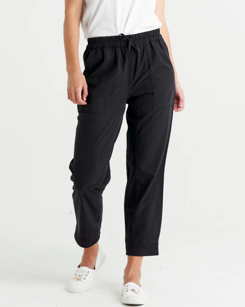 BETTY BASICS SANTA MONICA PANT CARBON