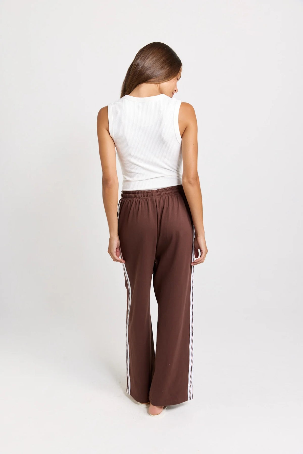 Betty Basics Nikki Relax Cotton Jogger | Chocolate Brown