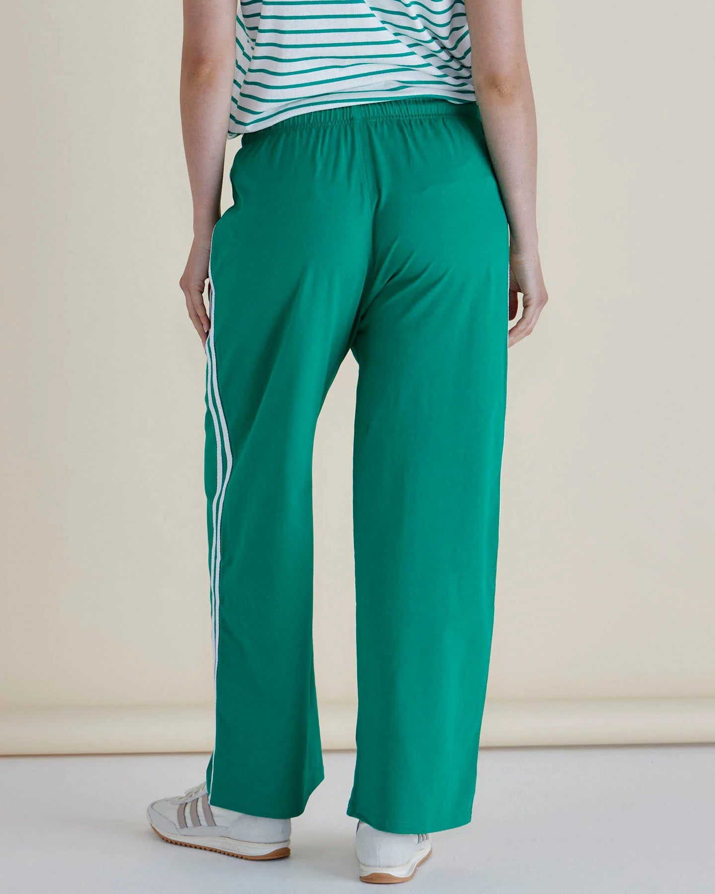 BETTY BASICS NIKKI RELAXED COTTON JOGGER GREEN