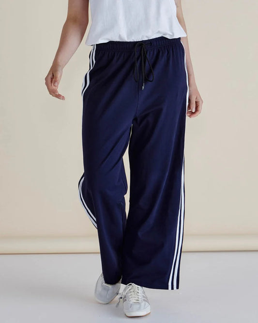 BETTY BASICS NIKKI RELAXED COTTON JOGGER NAVY