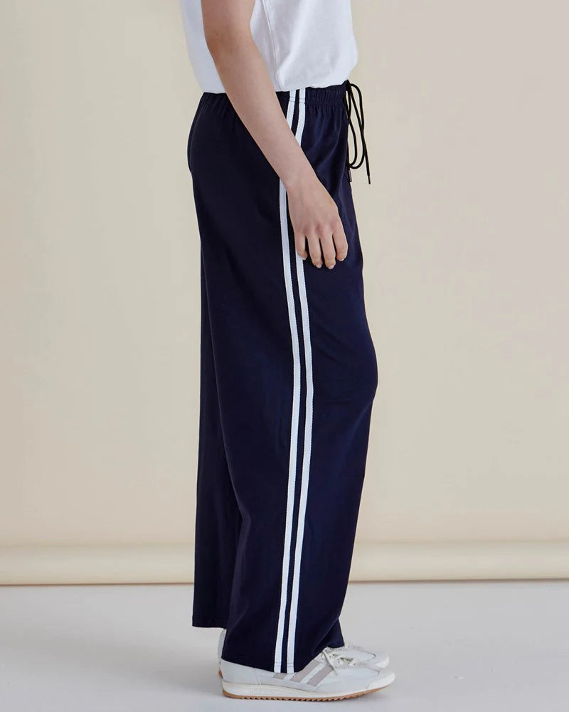 BETTY BASICS NIKKI RELAXED COTTON JOGGER NAVY