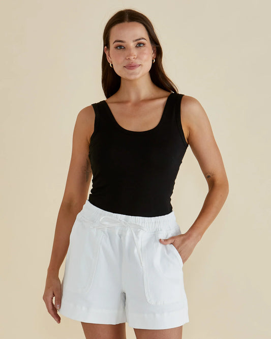 BETTY BASICS EMMA SCOOP TANK BLACK