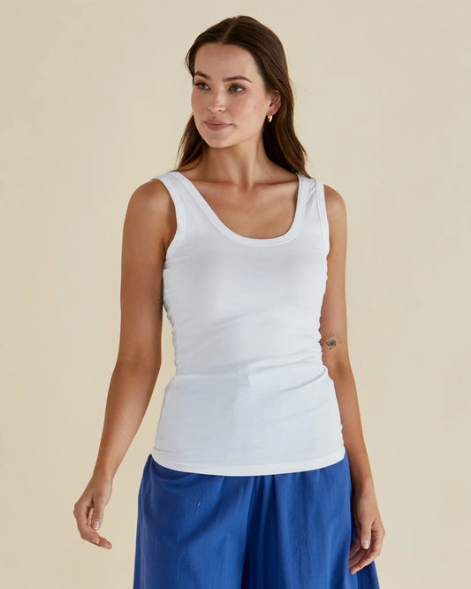 BETTY BASICS EMMA SCOOP TANK WHITE