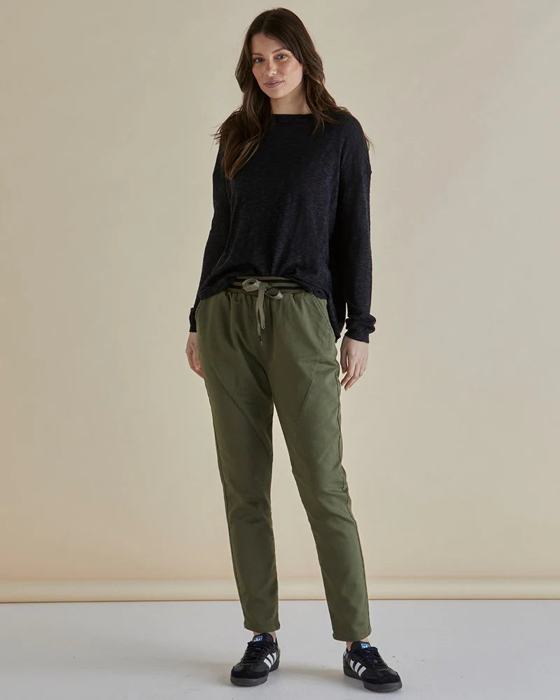 BETTY BASICS NATASHA KNIT TOP BLACK