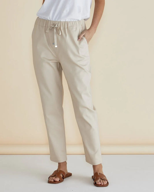 BETTY BASICS KENZIE JOGGER CREAM