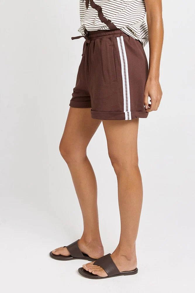 Betty Basics Nikki Relax Shorts | Chocolate