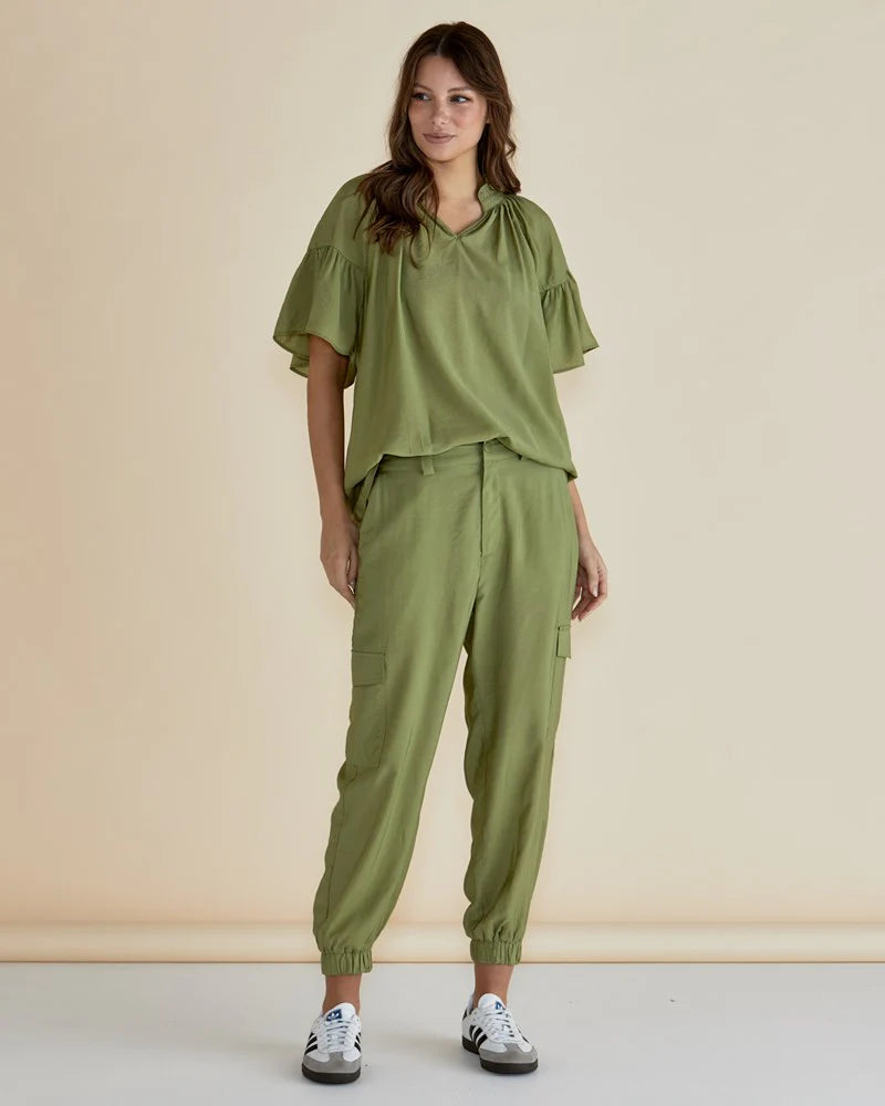 BETTY BASICS ADRIANNA JOGGER PISTACHIO