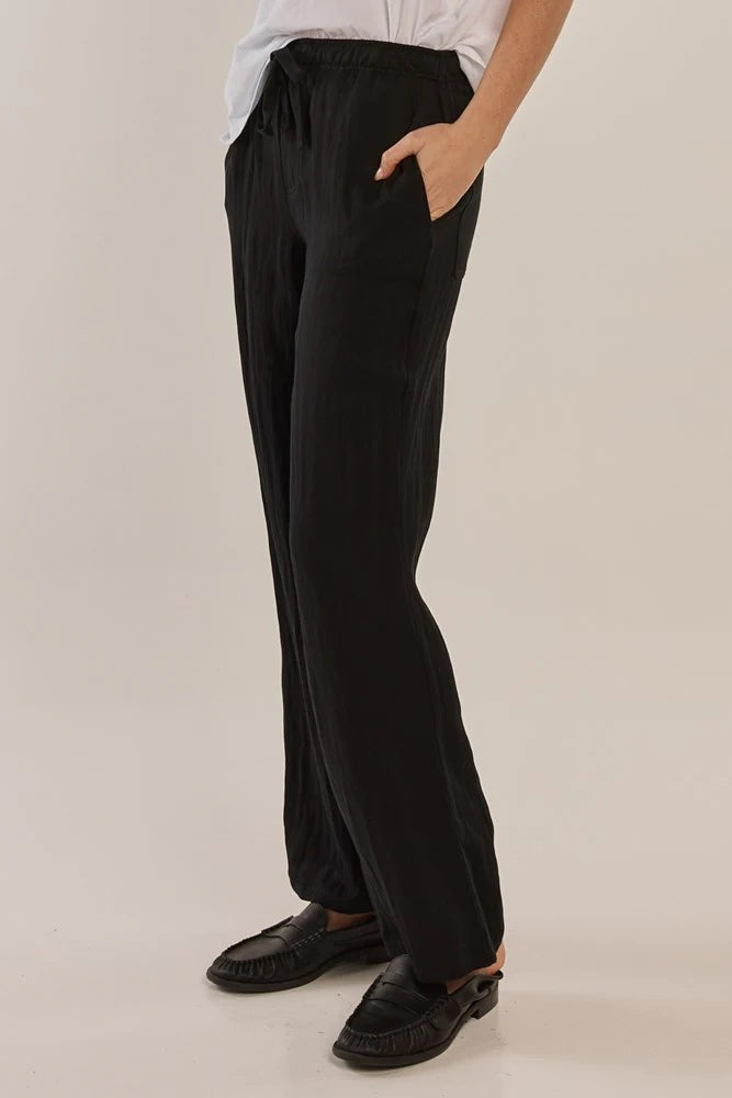 Betty Basics Sutton Relax Pant | Black