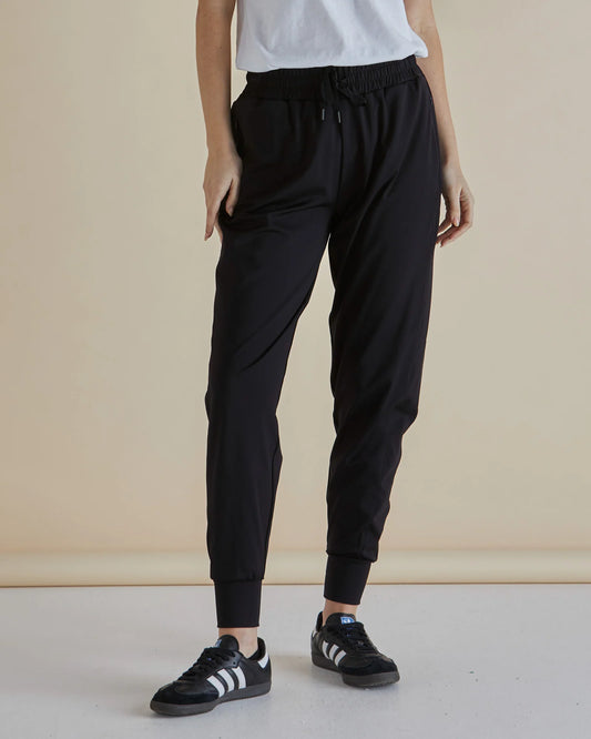 BETTY BASICS CARA TRAVEL JOGGER BLACK