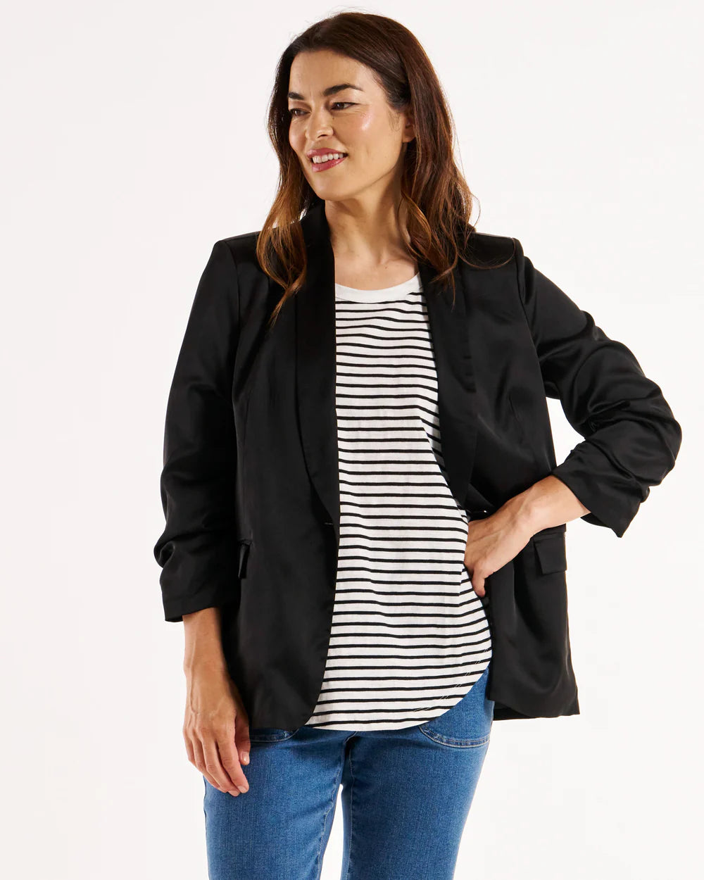 BETTY BASICS JAYDE SATIN BLAZER BLACK