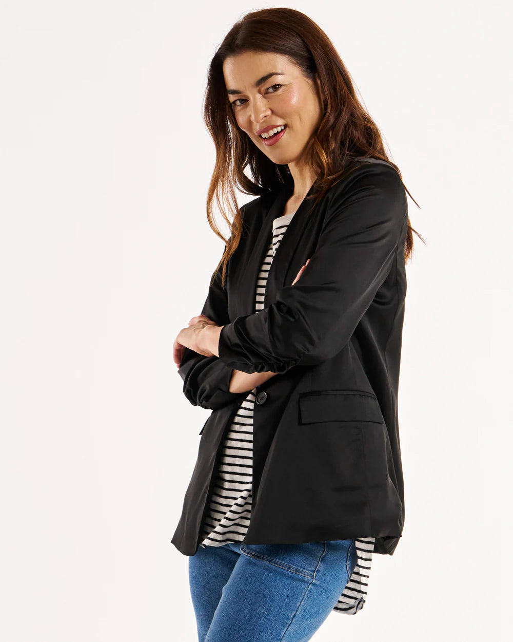 BETTY BASICS JAYDE SATIN BLAZER BLACK