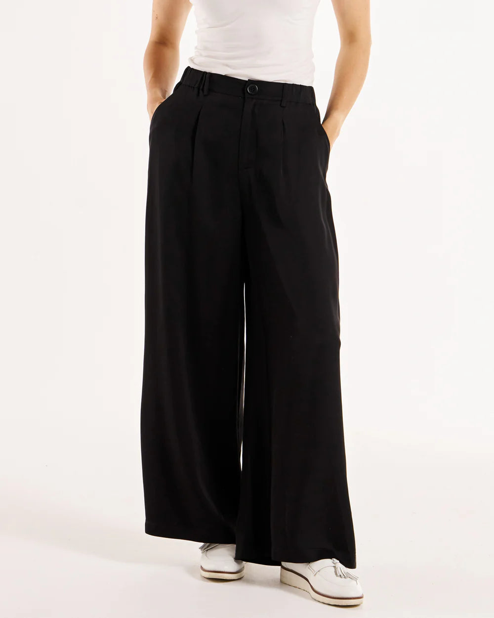 BETTY BASICS VENUS SATIN PANT BLACK