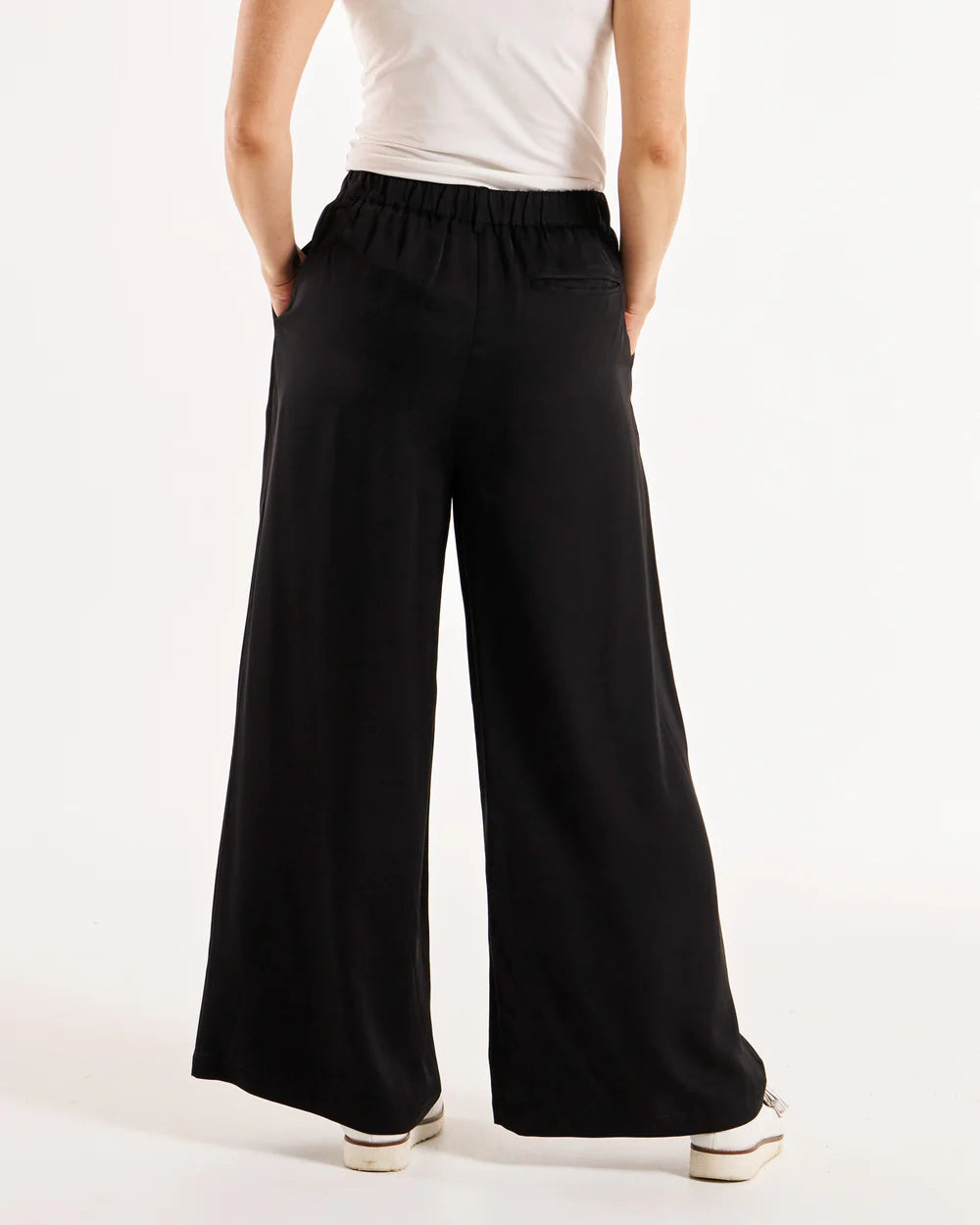 BETTY BASICS VENUS SATIN PANT BLACK