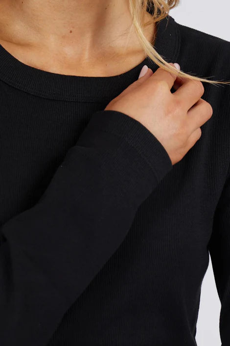 Foxwood Scoop Long Sleeve Rib Top | Black