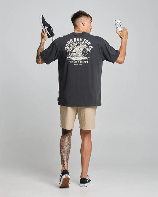 THE MAD HUEYS GOOD DAY FOR A SHOEY OVERSIZED SS TEE WASHED BLACK