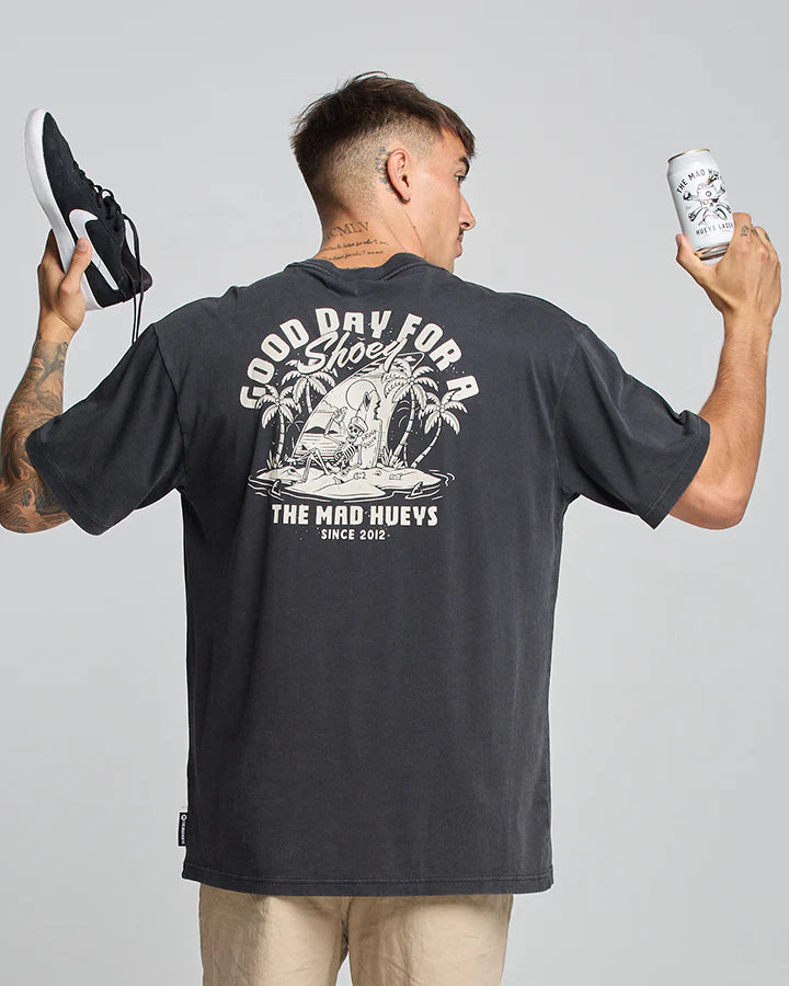 THE MAD HUEYS GOOD DAY FOR A SHOEY OVERSIZED SS TEE WASHED BLACK