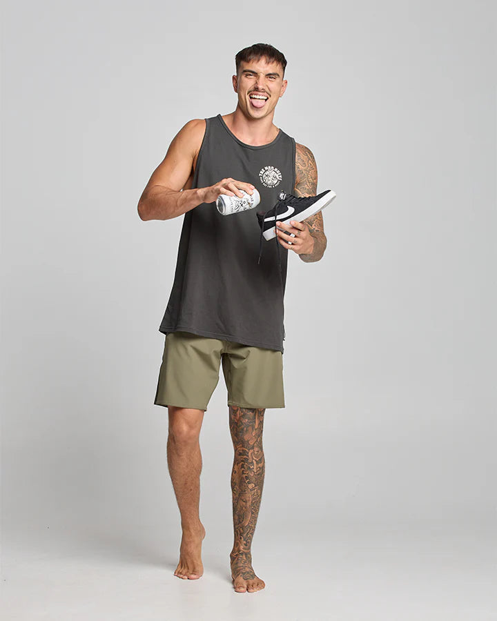 THE MAD HUEYS GOOD DAY FOR A SHOEY TANK VINTAGE BLACK