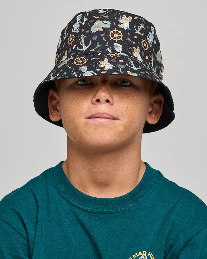 THE MAD HUEYS CROC CAPTAIN YOUTH REVERSIBLE BUCKET HAT VINTAGE BLACK