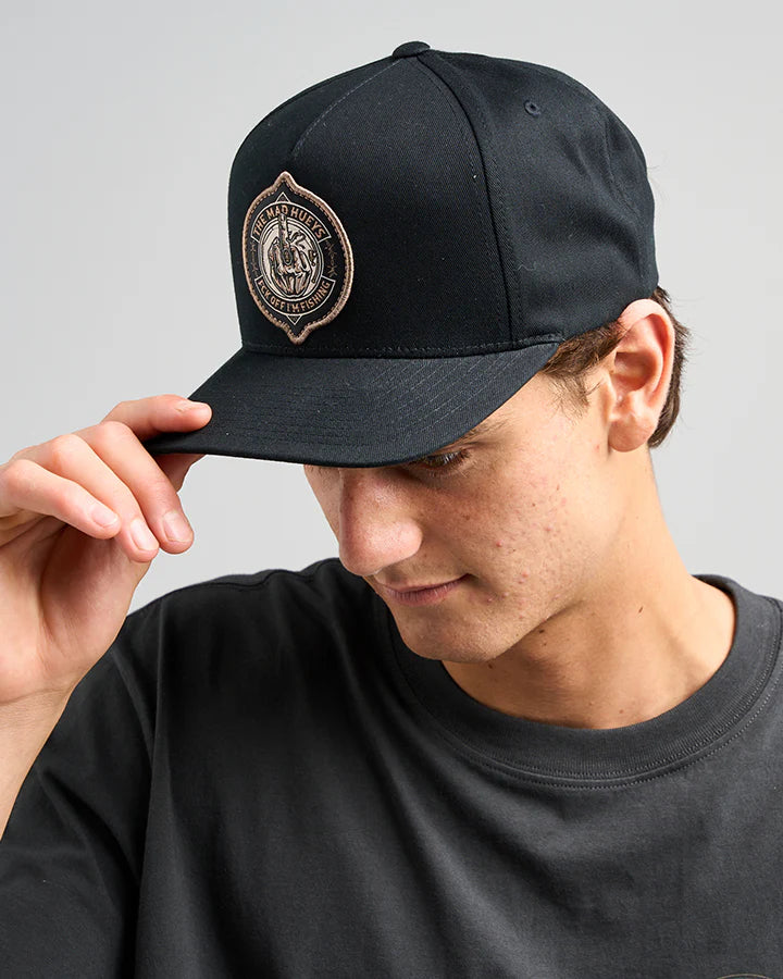 The Mad Hueys Fk Off Fish On Twill Snapback | Black