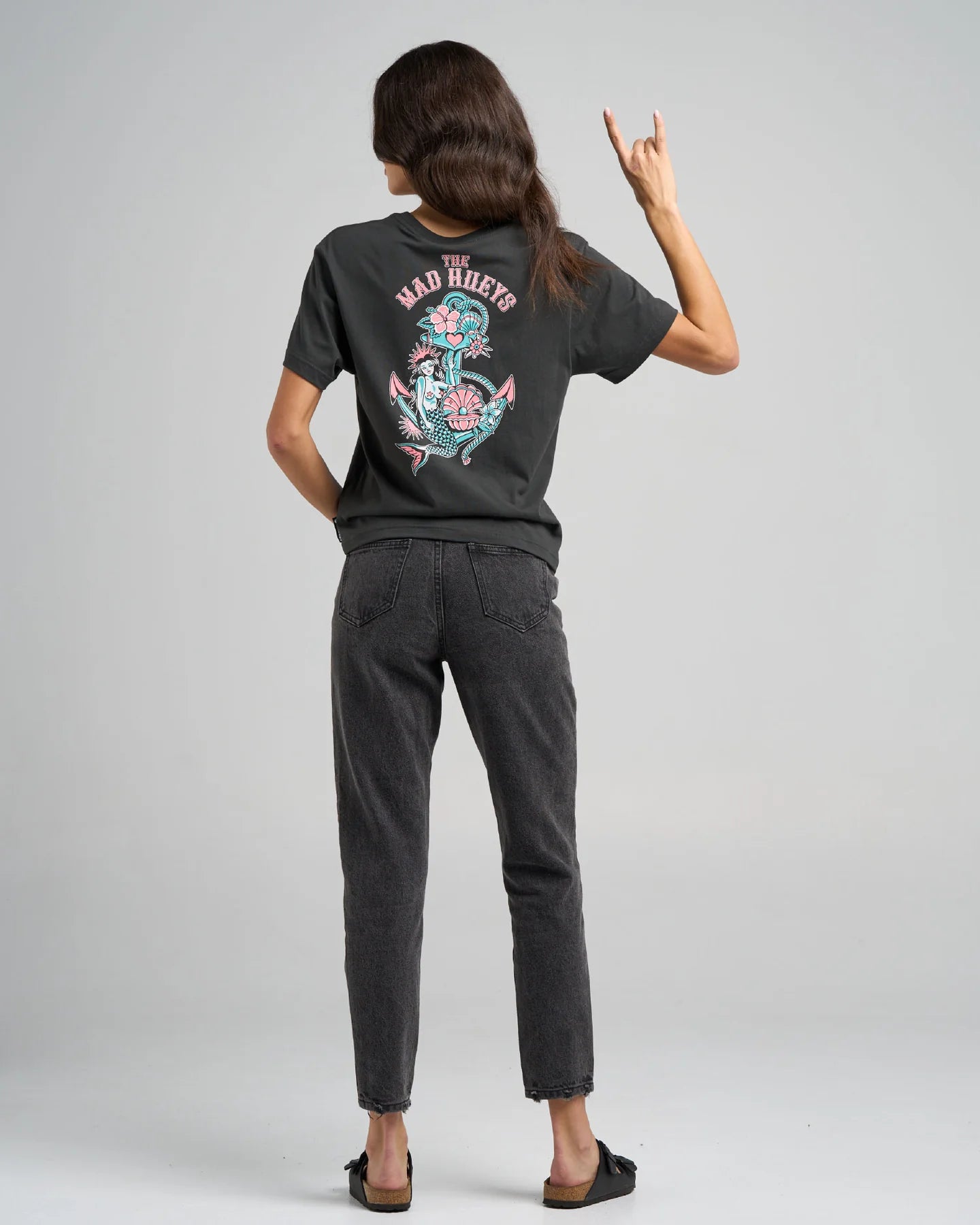 The Mad Hueys Mermaid Anchor Short Sleeve Tee | Vintage Black