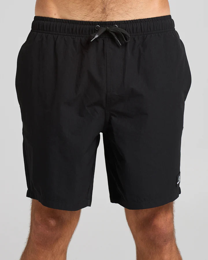 THE MAD HUEYS FREESTYLE 18" SWIM VOLLEY SHORT BLACK