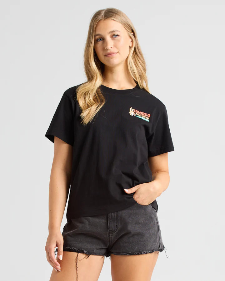 THE MAD HUEYS HOOROO TRUE BLUE WOMENS SS TEE BLACK