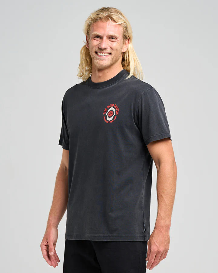 THE MAD HUEYS SHARK TINS SS TEE WASHED BLACK