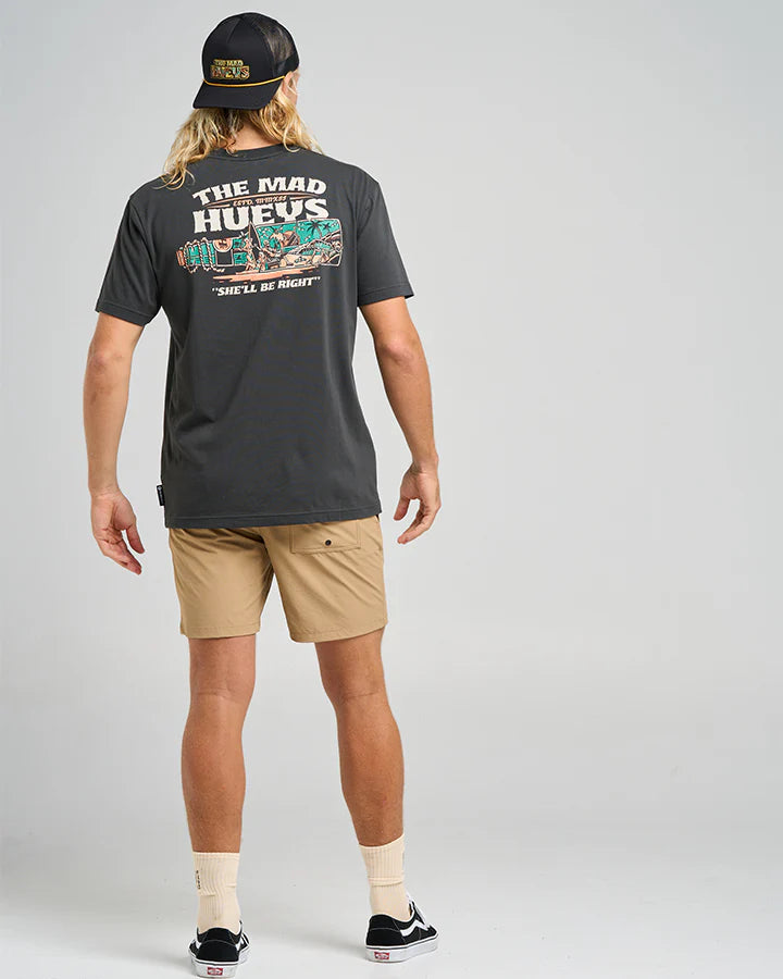 THE MAD HUEYS SHE'LL BE RIGHT SS TEE VINTAGE BLACK
