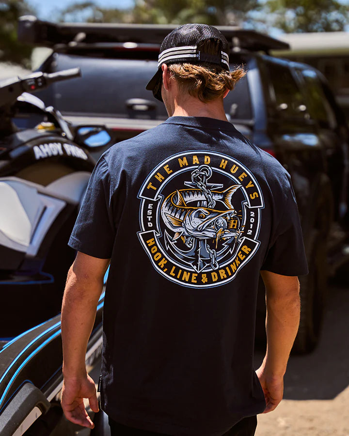 THE MAD HUEYS HOOKED CUDA SS TEE NAVY