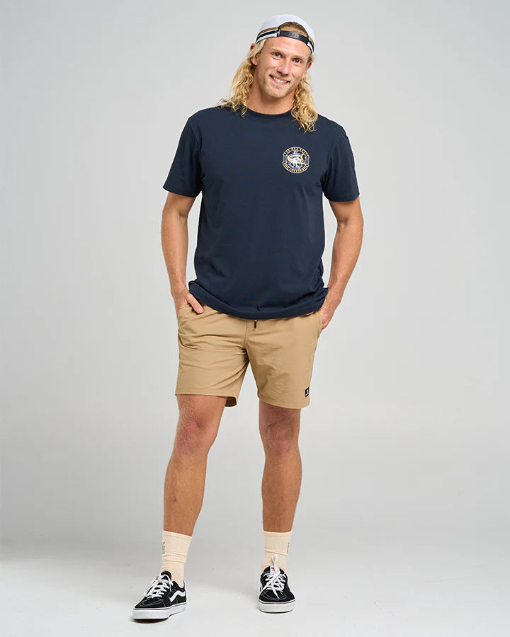 THE MAD HUEYS HOOKED CUDA SS TEE NAVY