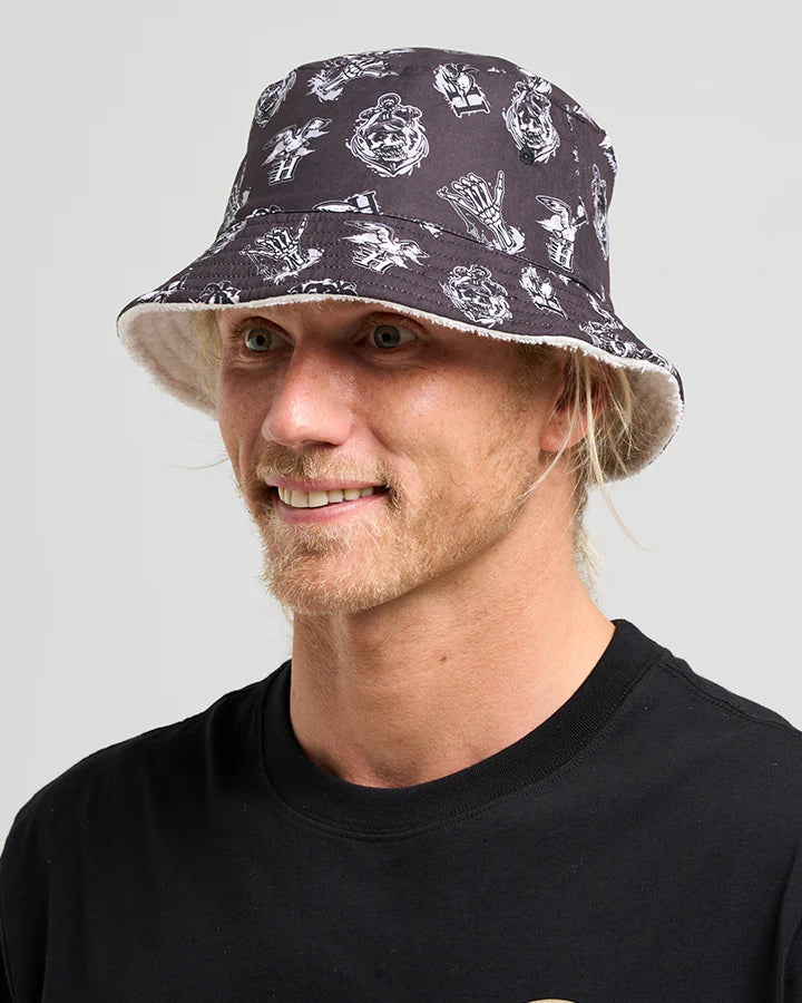 THE MAD HUEYS SAILOR ANCHOR REVERSIBLE TERRY BUCKET HAT