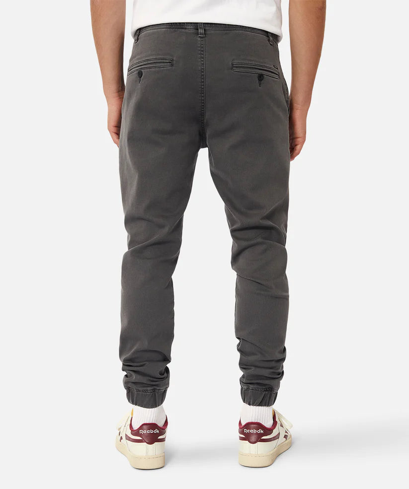 INDUSTRIE THE DRIFTER CHINO PANT ONYX