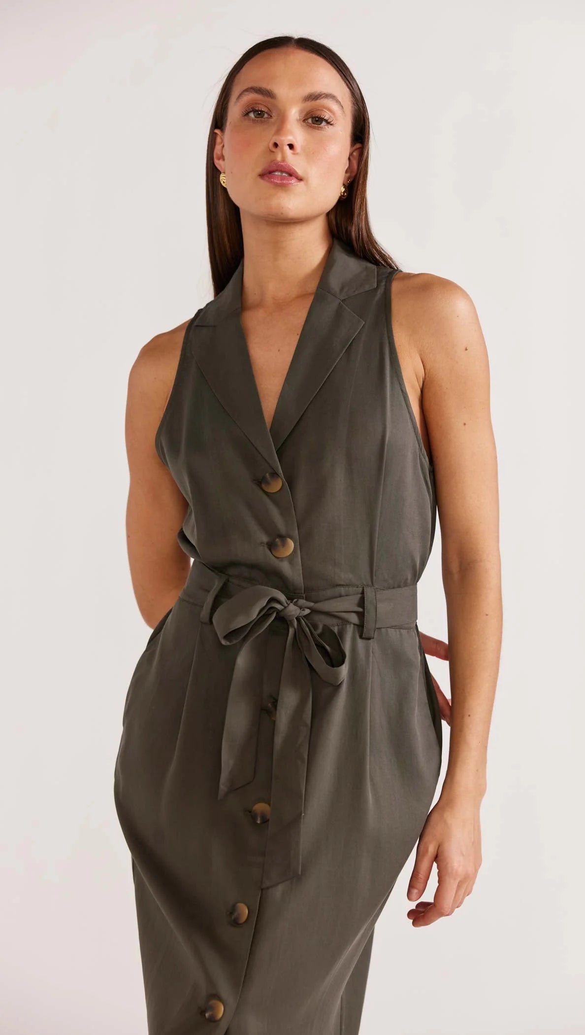 STAPLE THE LABEL KENDI MIDI DRESS KHAKI