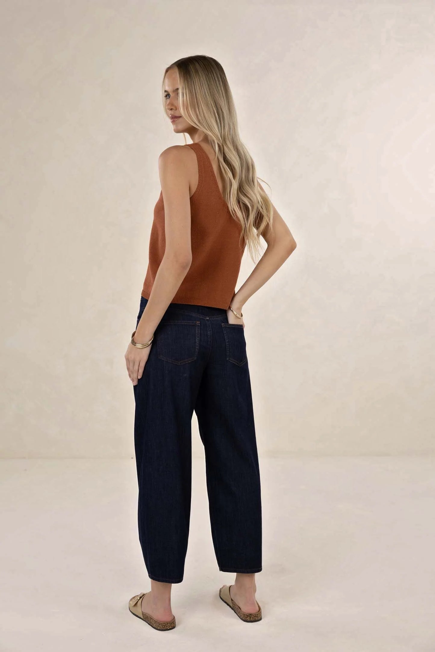 Humidity Ivy Barrel Jean | Dark Blue