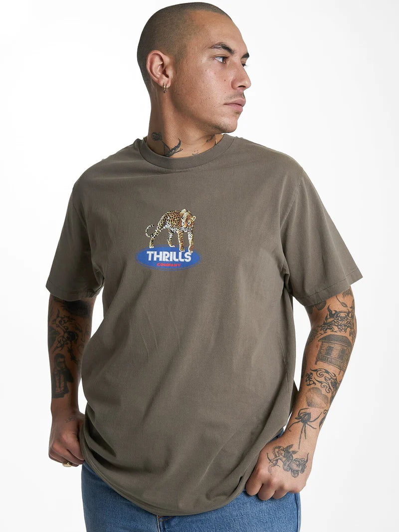 THRILLS LURKER MERCH FIT TEE TARMAC