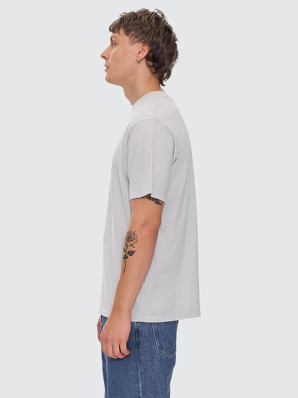 THRILLS MINIMAL THRILLS MERCH FIT TEE MEADOW MIST