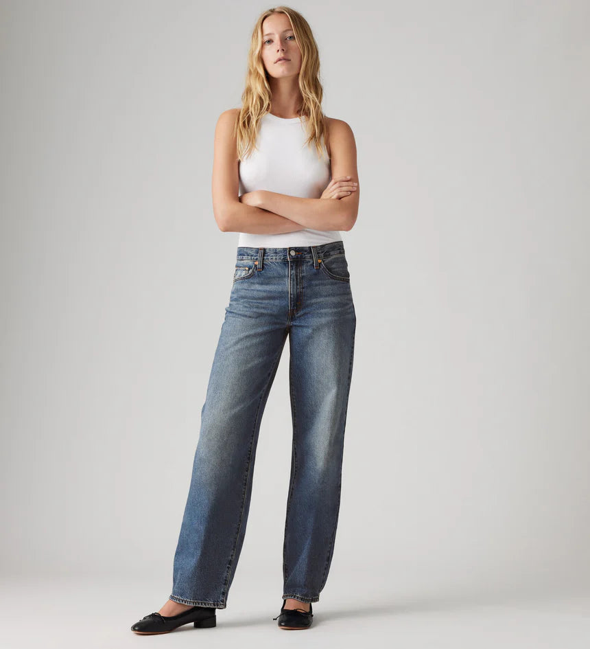 LEVIS BAGGY DAD JEAN SHE'S NICE