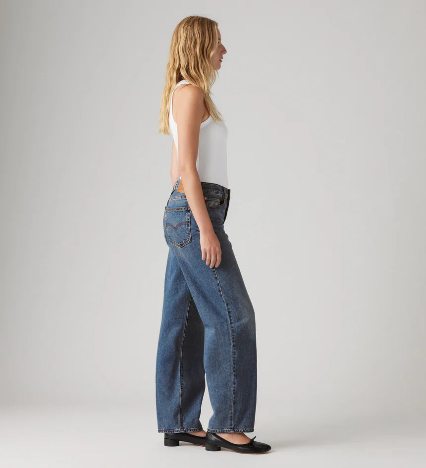 LEVIS BAGGY DAD JEAN SHE'S NICE