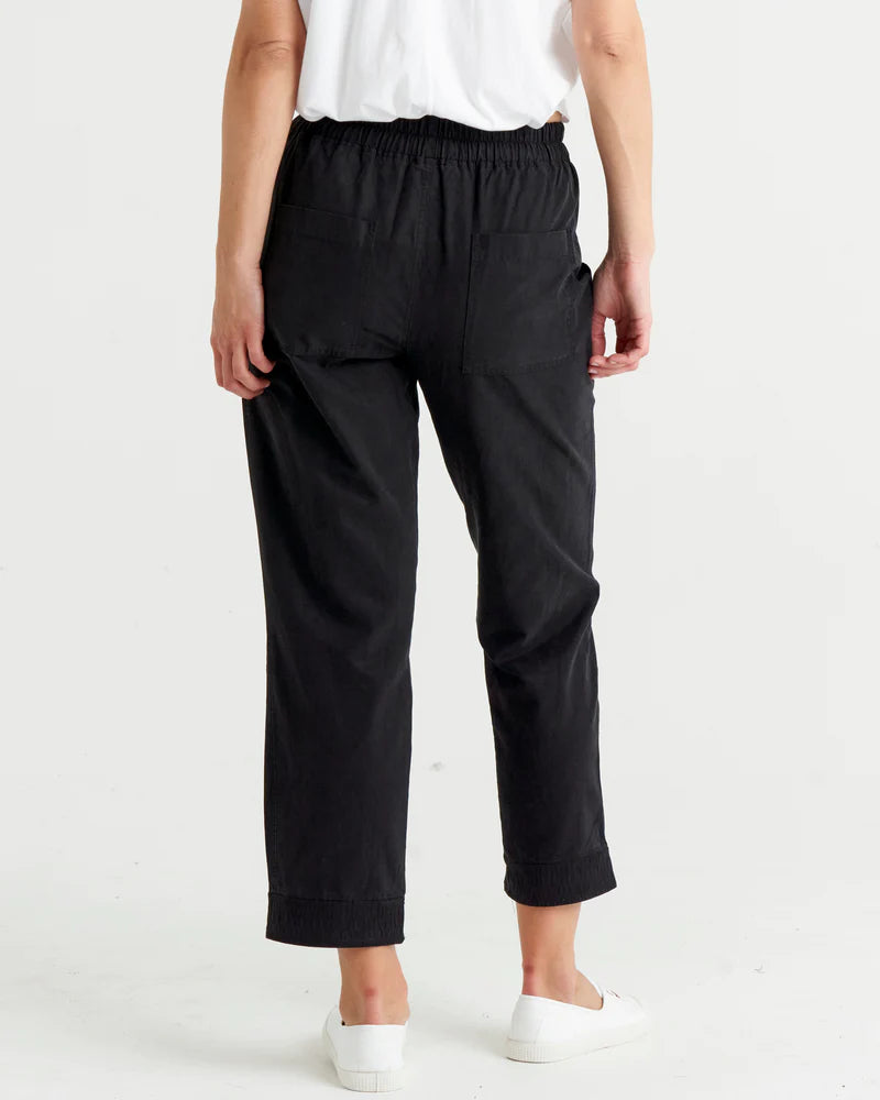 BETTY BASICS SANTA MONICA PANT CARBON