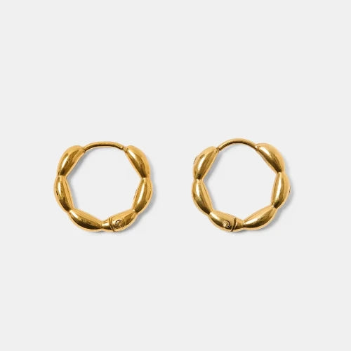 Milla Hart Lova Huggie Earrings | Gold