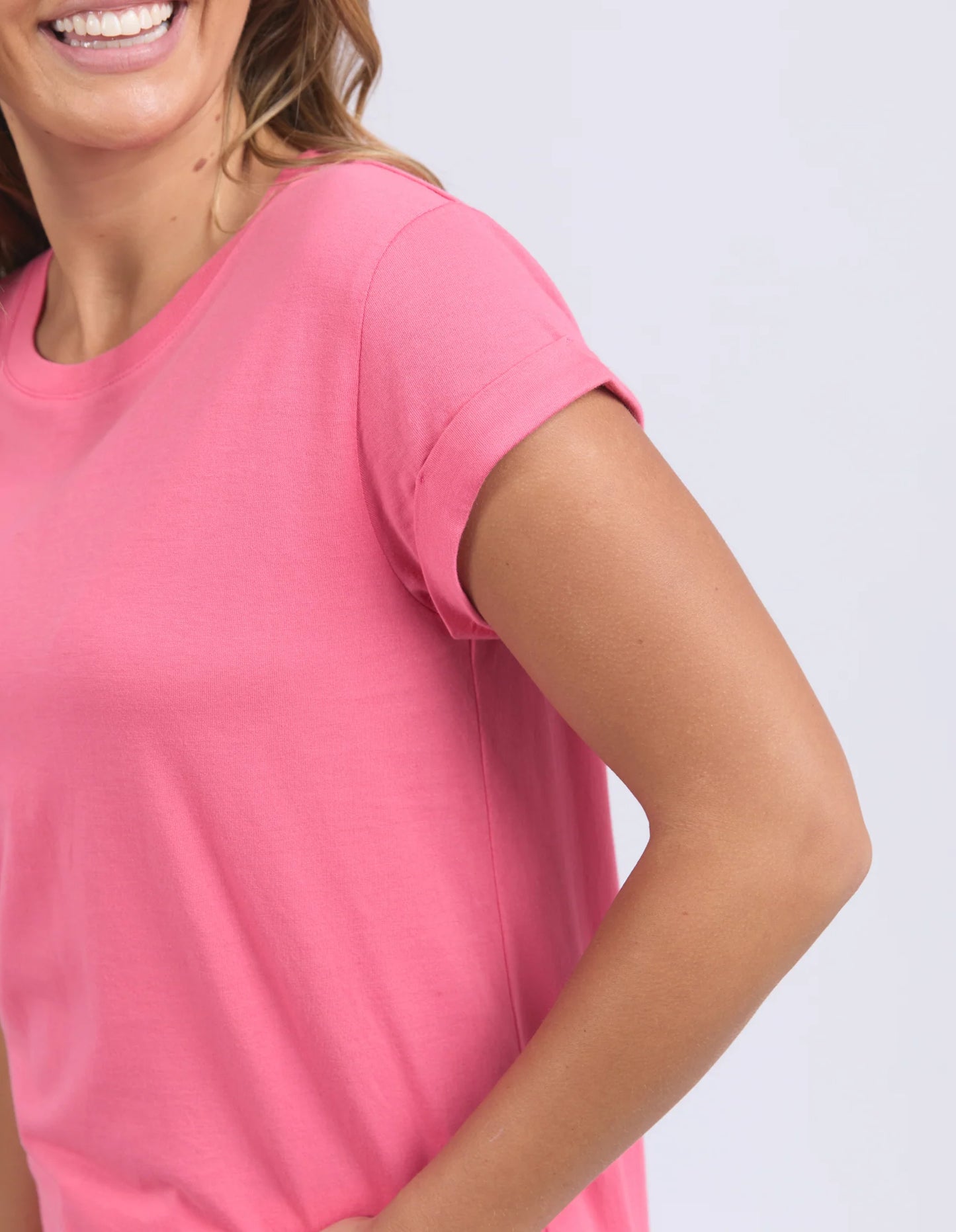 FOXWOOD MANLY TEE HOT PINK