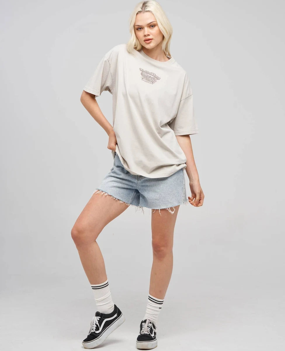 The Mad Hueys Wingin It Womens Oversized Tee | Smoke Washed